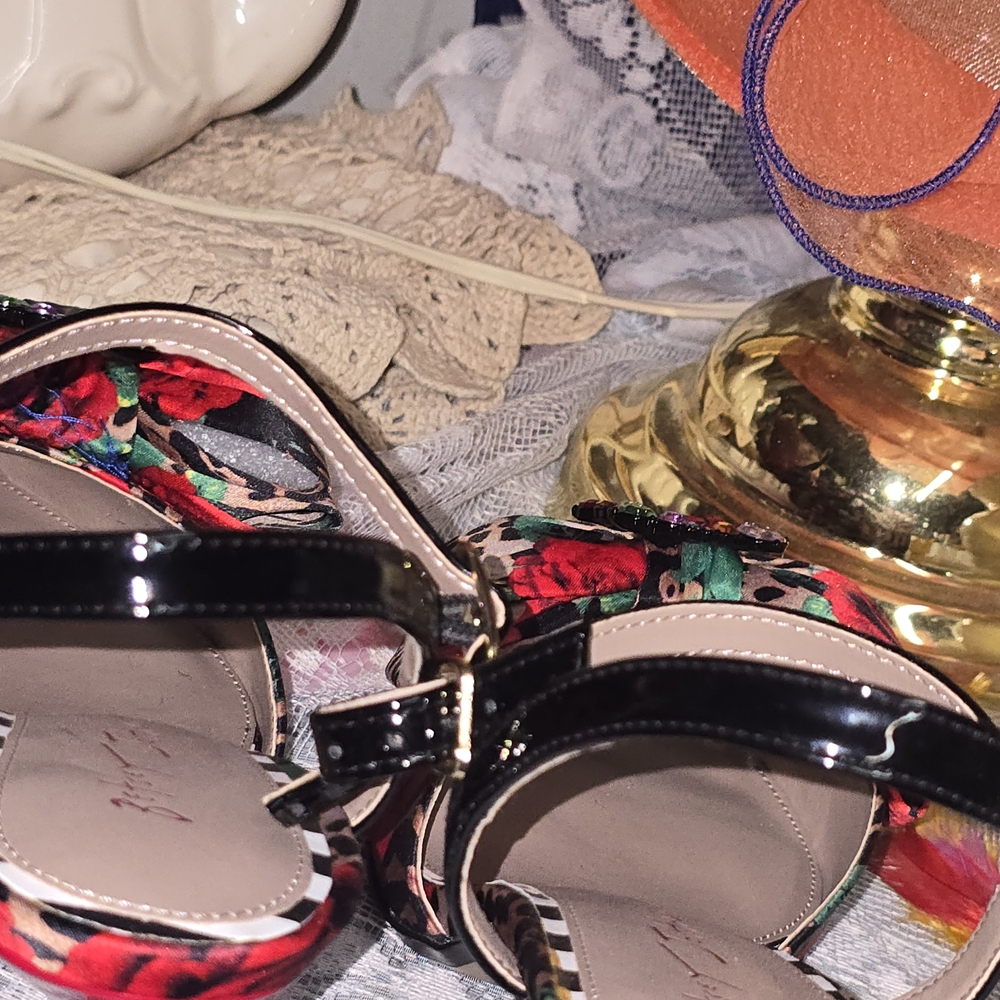 Betsey Johnson Red and Black Heels - Picture 8 of 10